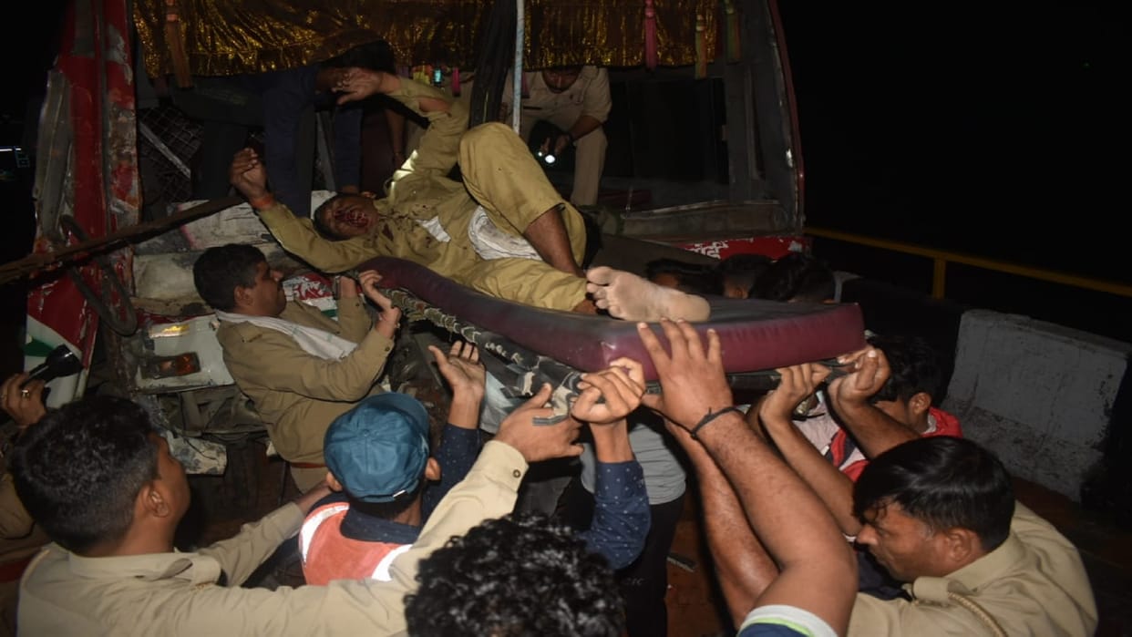 Roadways bus rammed into brick-laden tractor trolley in Amroha