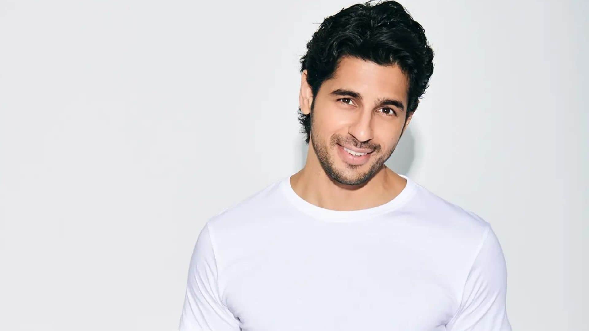Sidharth Malhotra speaks to Pankaj Shukla on Thank God Anubhav Sinha Raj & DK Neeraj Pandey Ek Villain