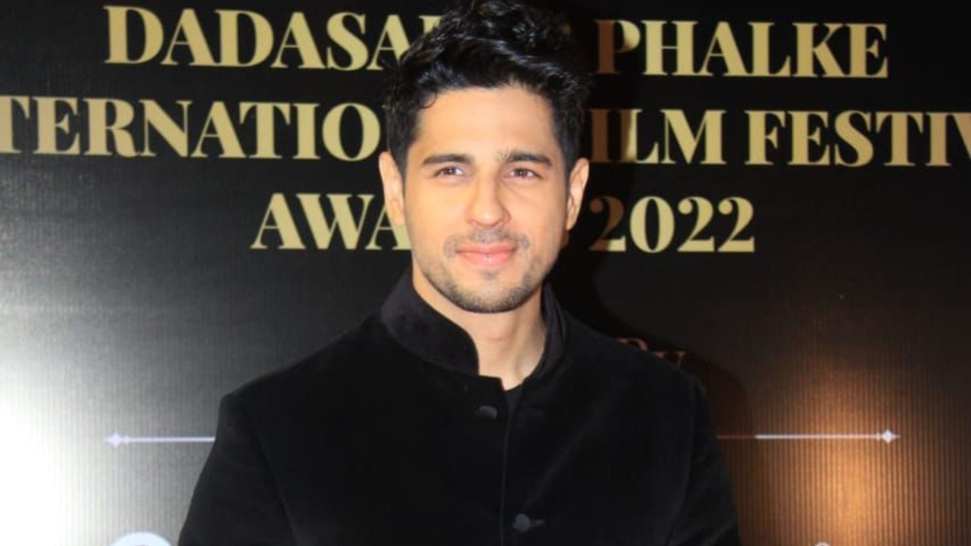 Sidharth Malhotra speaks to Pankaj Shukla on Thank God Anubhav Sinha Raj & DK Neeraj Pandey Ek Villain