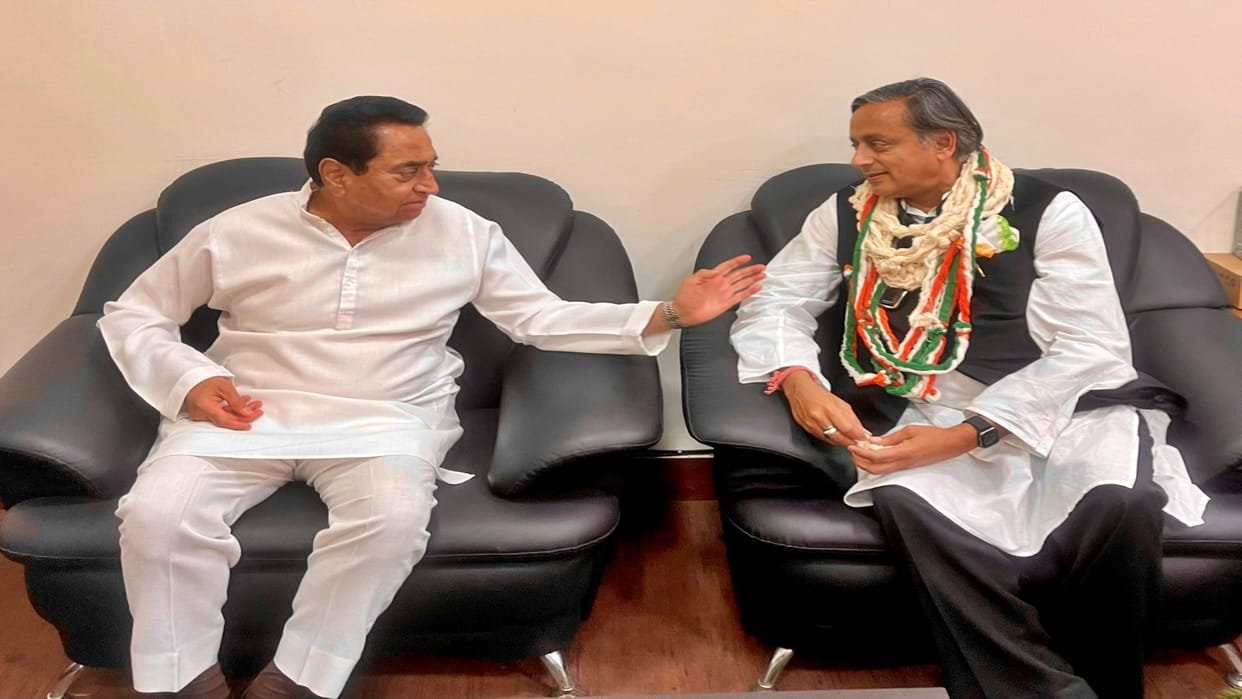 Shashi Tharoor Says in Bhopal What I can do for Congress He is not Mallikarjun Kharge