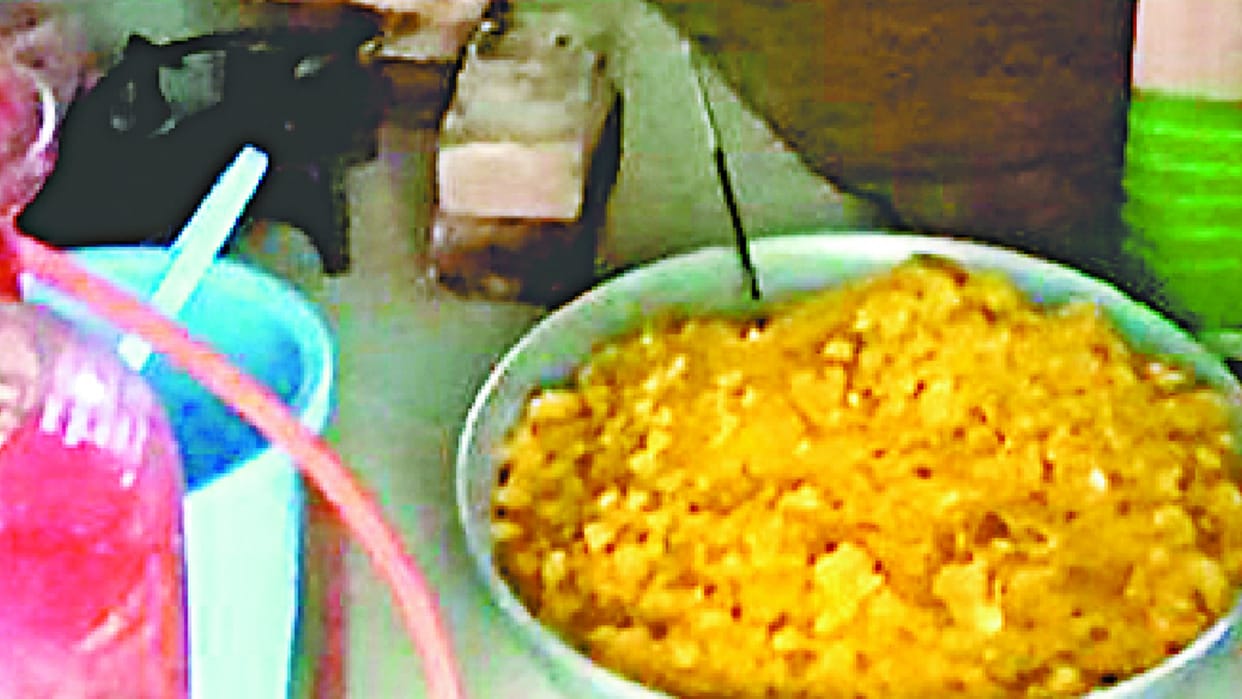 Tehri being made in the open, dirt even in kitchens