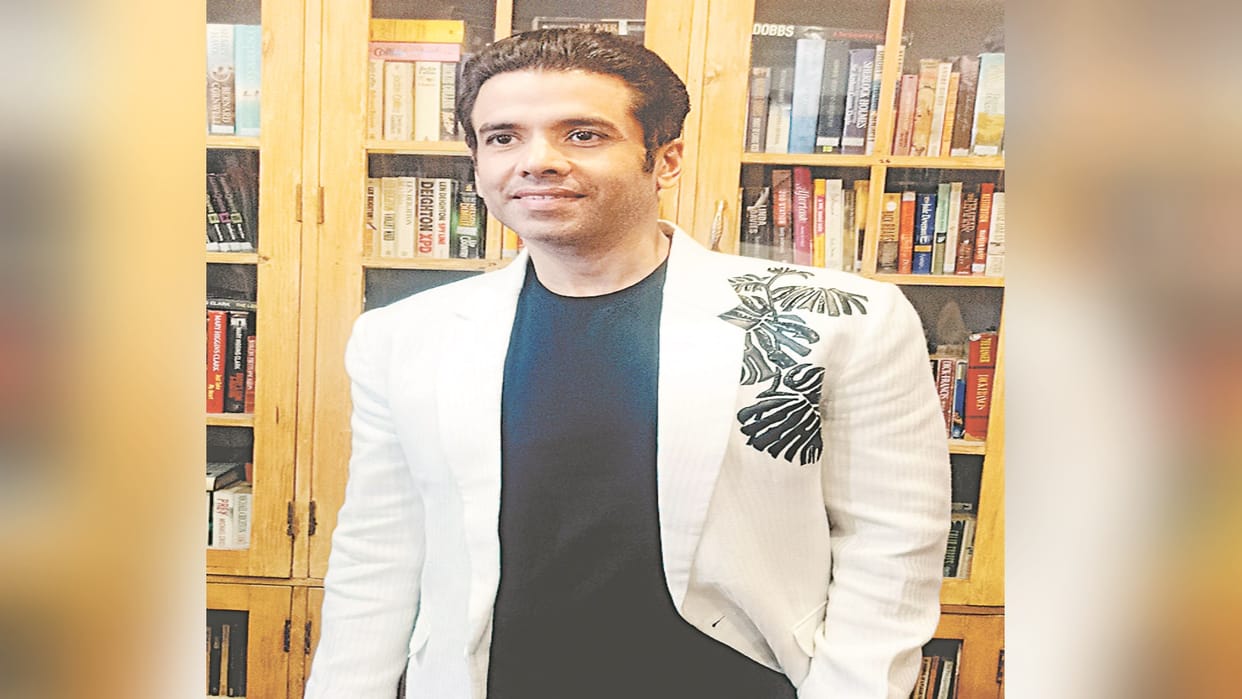 Khushwant Singh Litfest,  Actor Tusshar Kapoor said the government should pass the single child rule