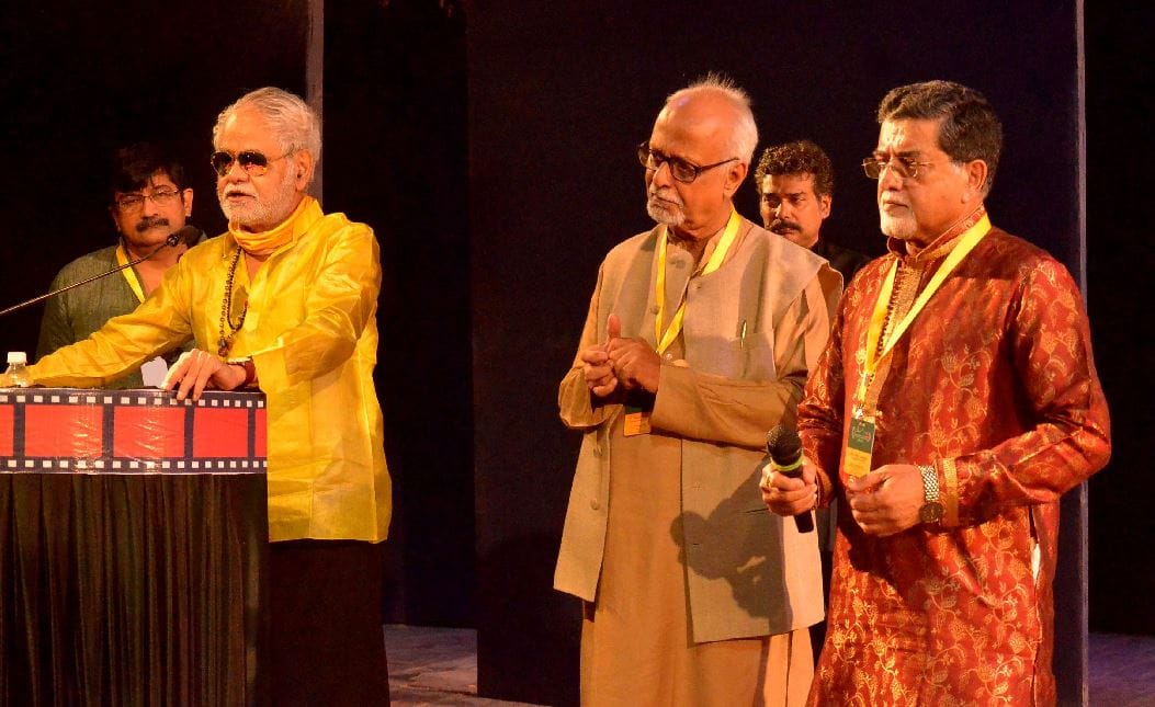 International Film Festival Inauguration in varanasi actor Sanjay Mishra showed different style