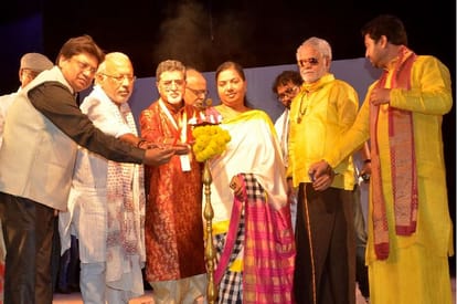 International Film Festival Inauguration in varanasi actor Sanjay Mishra showed different style