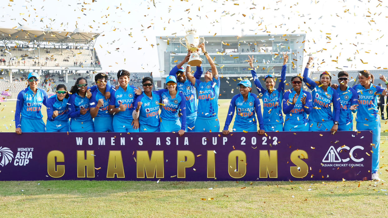 India defeat Sri Lanka in Women Asia Cup 2022 Final Match Scorecard Smriti Mandhana Renuka Singh News in Hindi