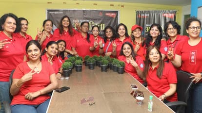 Chandigarh Women ride cycles in Kashmir Valley