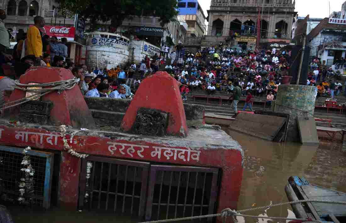 Ganga Water Level Varanasi Tension increased before Chhath puja 2022 how will festival
