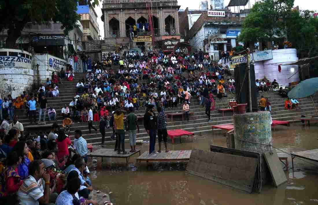 Ganga Water Level Varanasi Tension increased before Chhath puja 2022 how will festival
