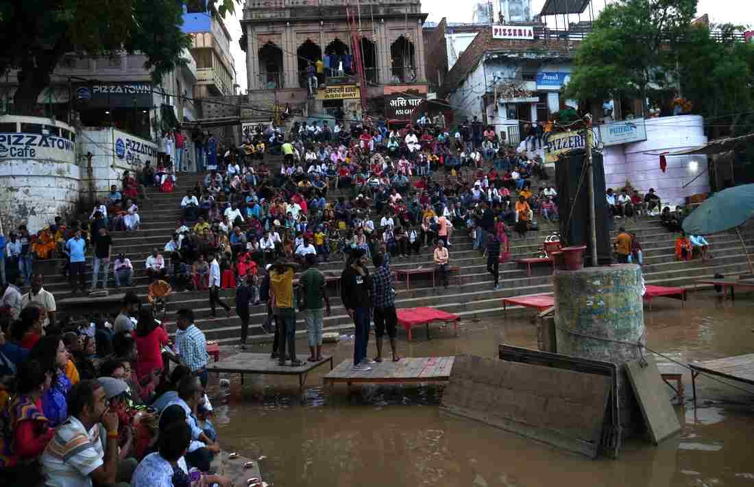 Ganga Water Level Varanasi Tension increased before Chhath puja 2022 how will festival