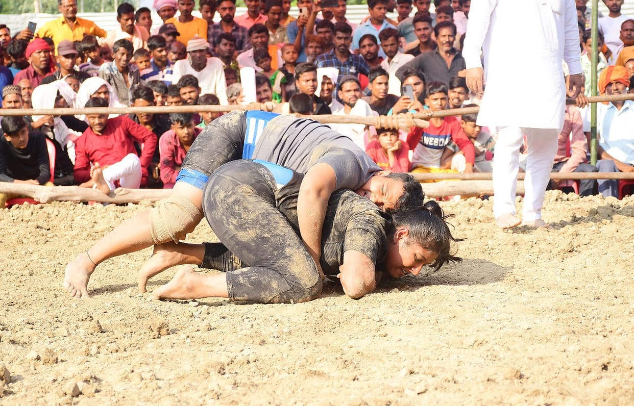 Wrestler Sarita beats Khushi