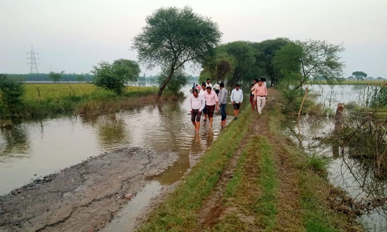 The water level of Ramganga decreased, the connectivity of fifty villages was cut
