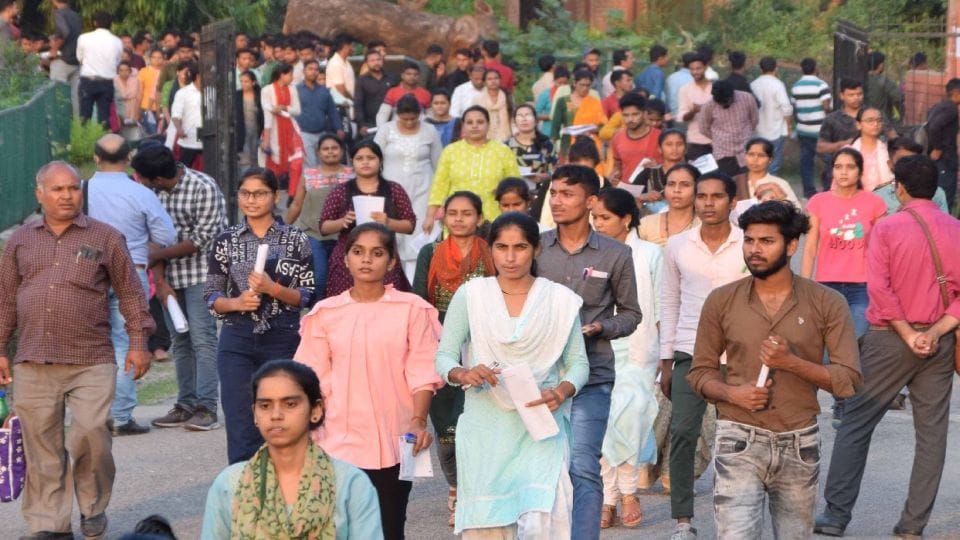 More than 66 thousand candidates left the PET exam in Agra