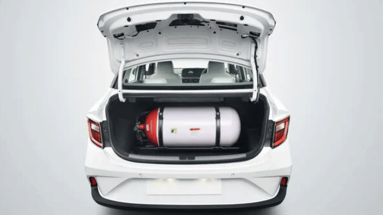 know how to protect your cng car from fire in summer season, untrained mechanic car parking short circuit