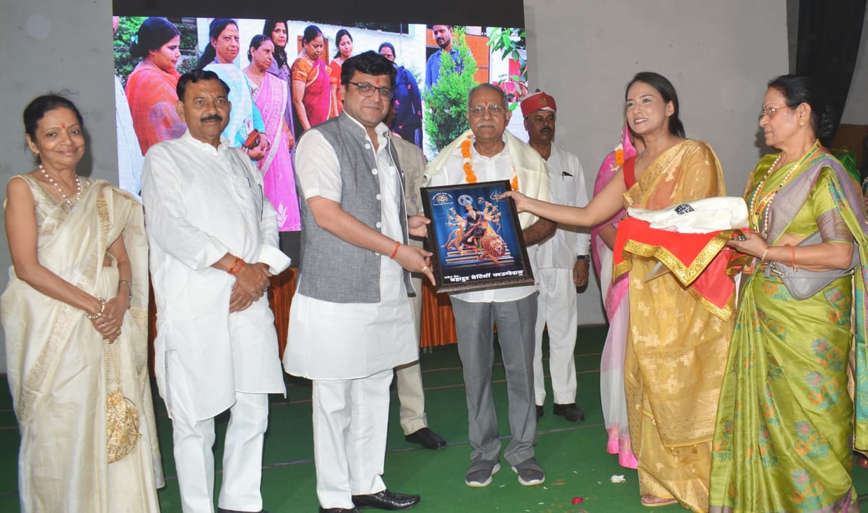Hardoi, Honored ex-servicemen, dependents of martyrs