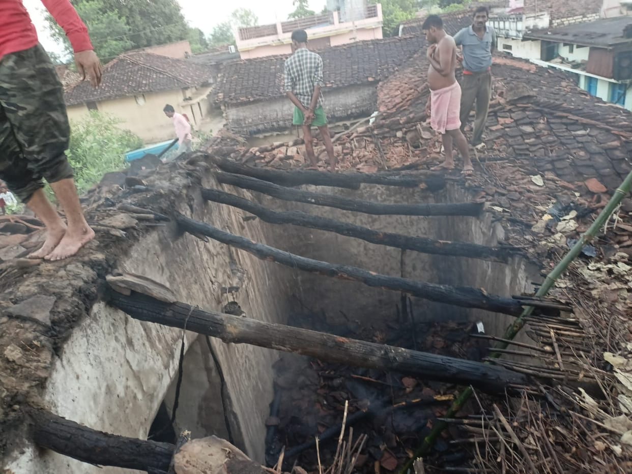 Chitrakoot: Two farmer's houses burnt due to fire