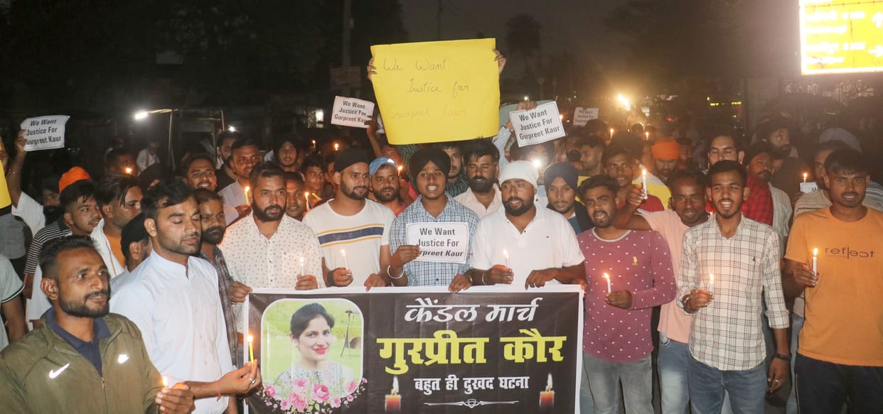 Kunda case: Candle marches were taken out in Kashipur and Bajpur for the arrest of the killers of Gurjit