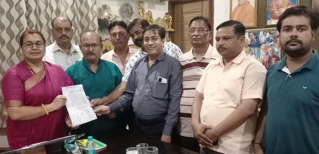 Hathras: Memorandum submitted to MLA to build a transport city