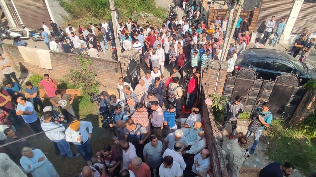 target killing kashmir shopian kashmiri pandit puran bhatt Funeral held in Jammu Bantalab