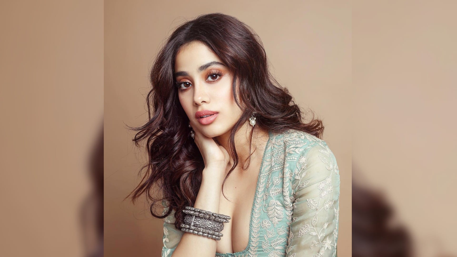 Photos Of The Day Rakul Preet Singh red dress Photoshoot Mouni Roy Stunning photos Celebrity updates
