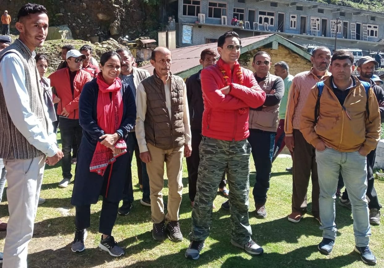 Kumaun Commisoner and DM Visits Pindari Track Route