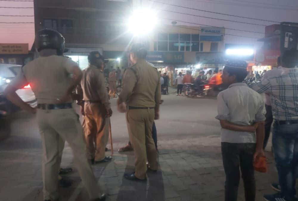 Roorkee Firing News: Sharpshooters Three miscreants from west UP Shoot two policeman in laksar photos