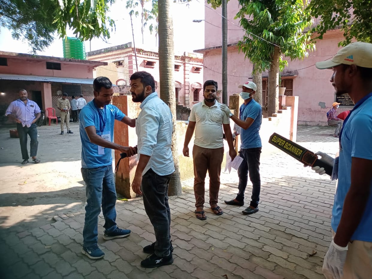 PET: 4915 candidates left the exam on the first day