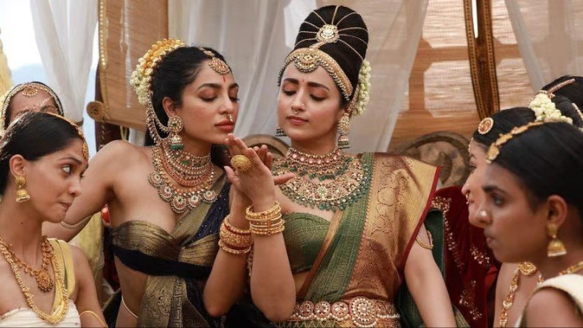 PS-1 Box Office Collection Day 17 Aishwarya Rai Vikram Mani Ratnam Movie