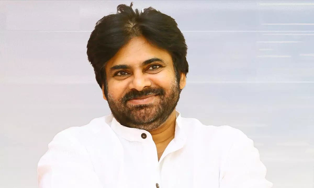 Vizag police Notice issued against Telugu actor Pawan Kalyan accused of attacking ministers and citizens