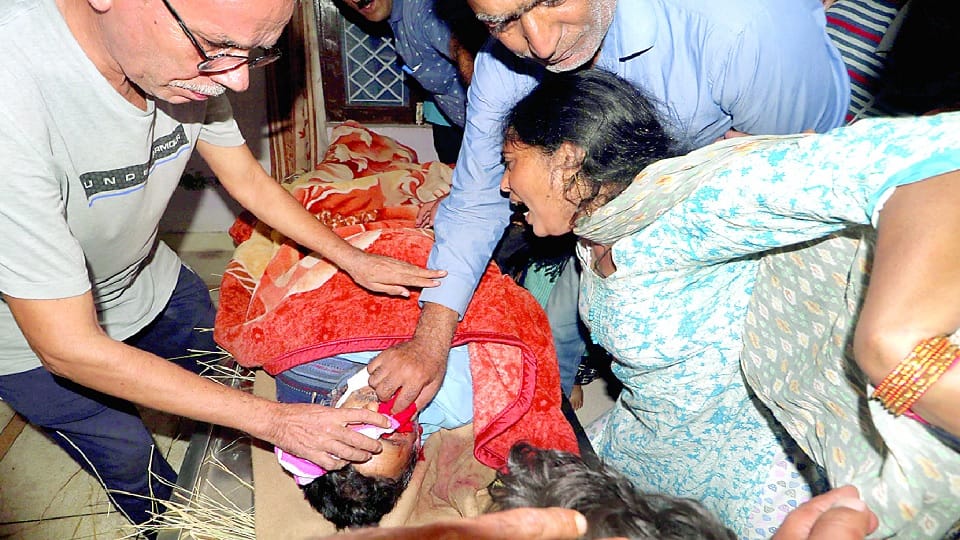 Despite Inputs, Target Killing of Kashmiri Pandits Major Security Flaw