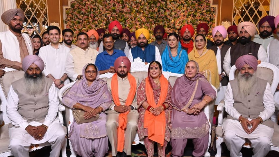 Arvind Kejriwal and Bhagwant Mann reached in reception party of  MLA Narinder Kaur Bharaj