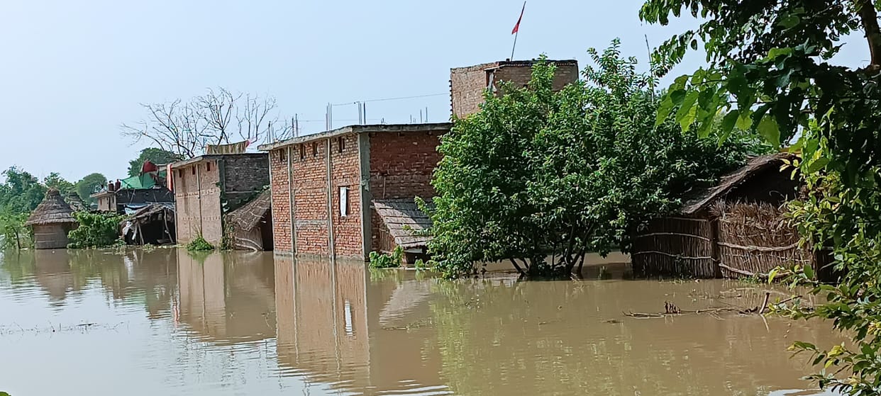 The increase in Ganga continues, the water level of Saryu stopped, the ring tied in Revati broke