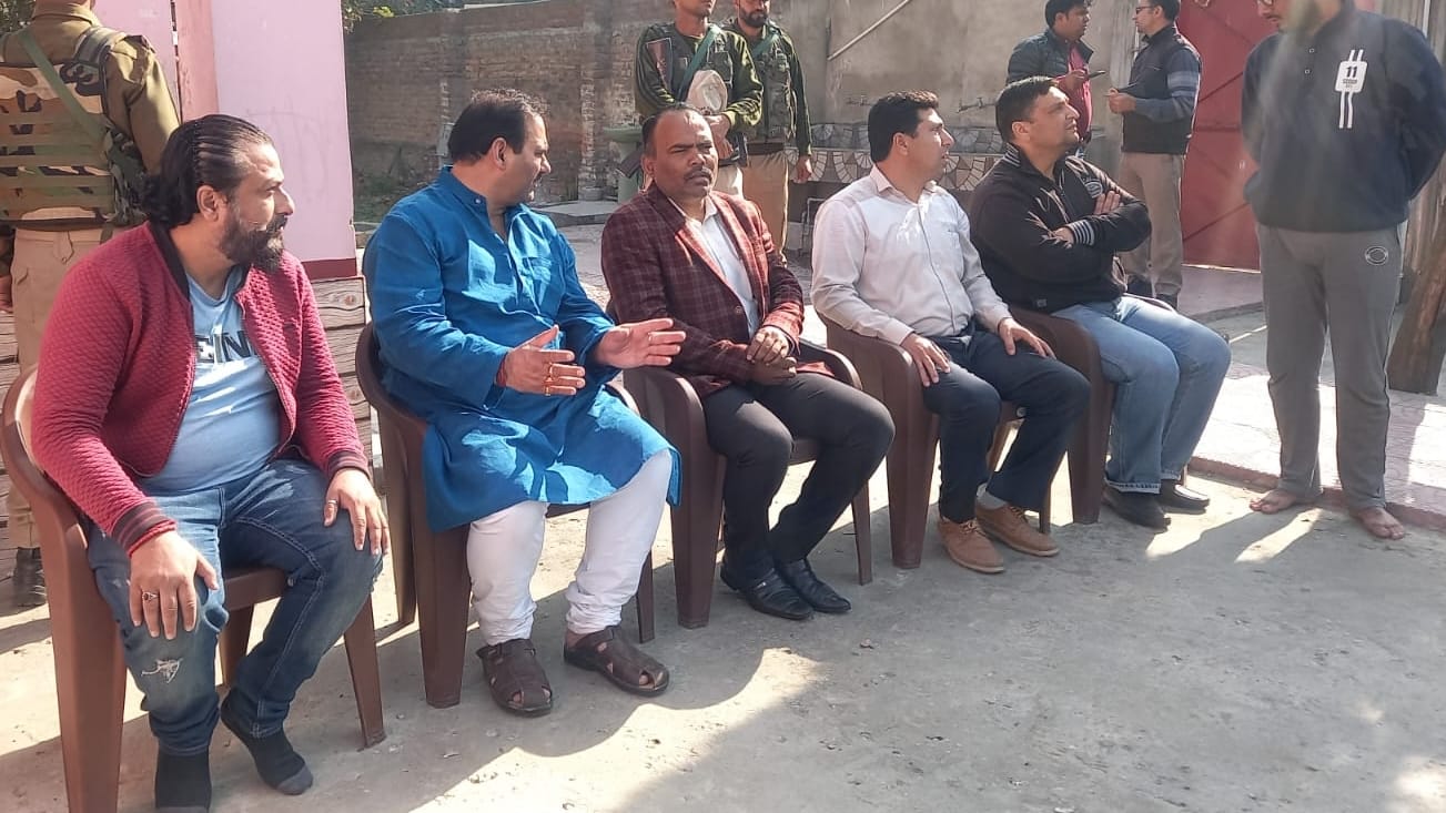 target killing kashmir shopian kashmiri pandit puran bhatt Funeral held in Jammu Bantalab