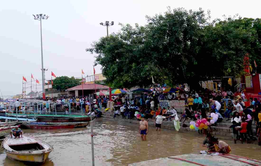 Ganga Water Level Varanasi Tension increased before Chhath puja 2022 how will festival