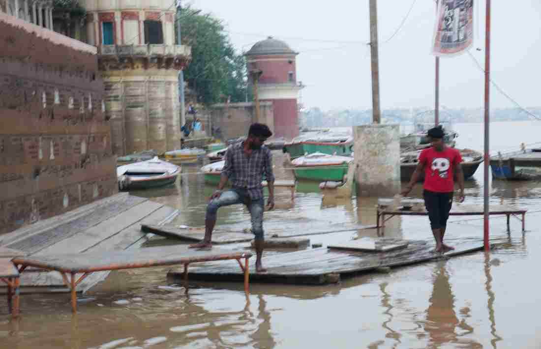 Ganga Water Level Varanasi Tension increased before Chhath puja 2022 how will festival