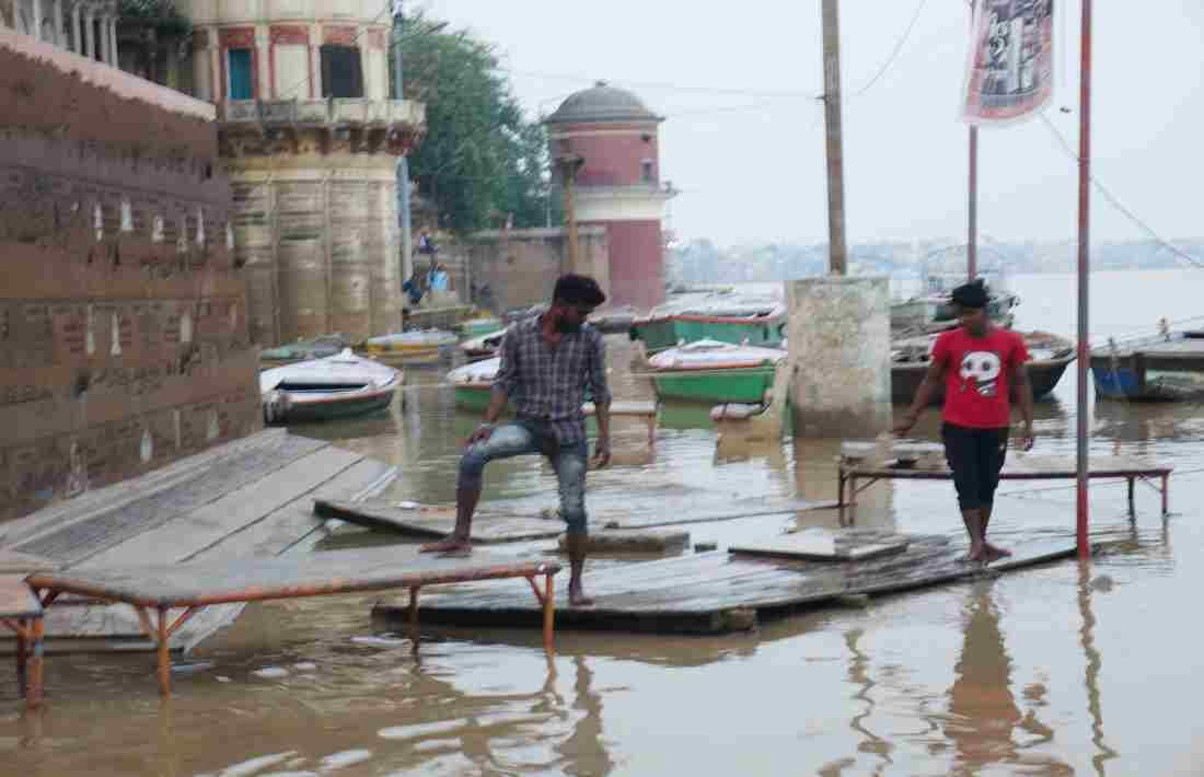 Ganga Water Level Varanasi Tension increased before Chhath puja 2022 how will festival