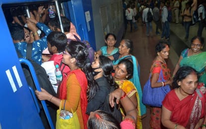 UP PET 2022 candidates faces problem in buses and trains Before examination and even after that