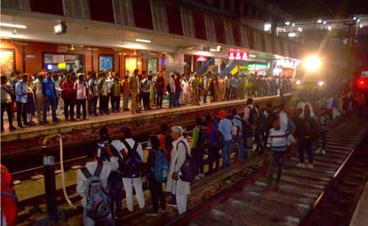 UP PET 2022 candidates faces problem in buses and trains Before examination and even after that