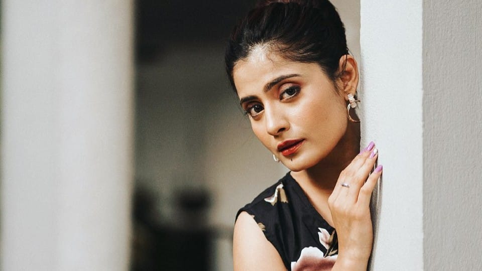 vaishali takkar suicide case friend reveals actress was in depression taking psychiatrist help