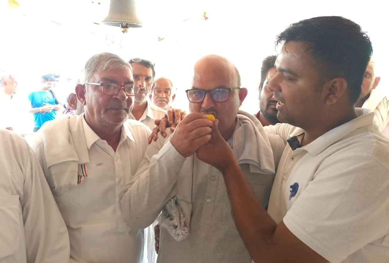In Hebatpur, consent was made in the name of Rishipal for the sarpanch, the name of 11 panchs also got the seal.