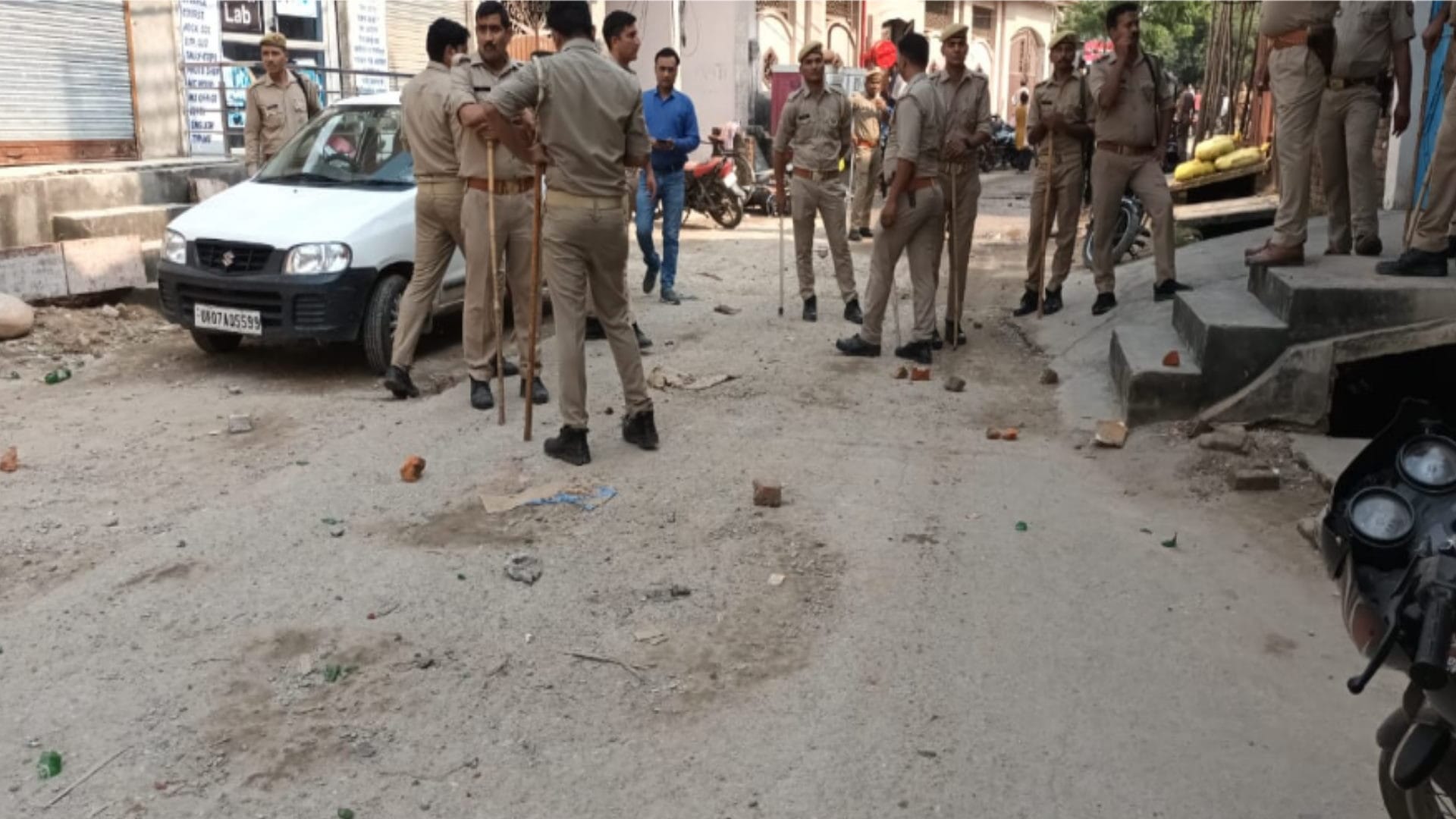 The villagers have attacked on police and officers in case of land dispute in Bijnor