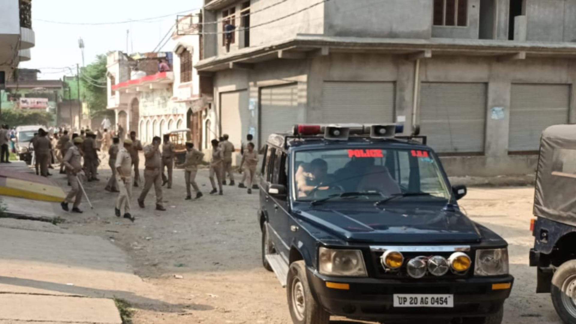 The villagers have attacked on police and officers in case of land dispute in Bijnor