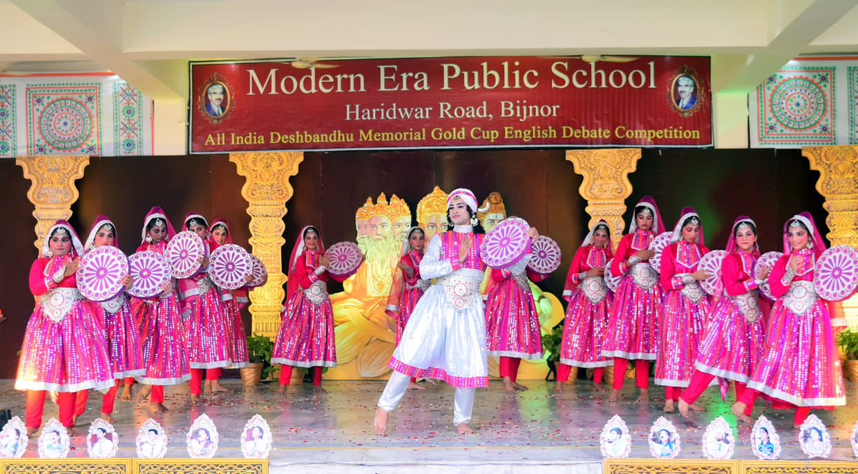 St Mary's School Bijnor's team became the winner