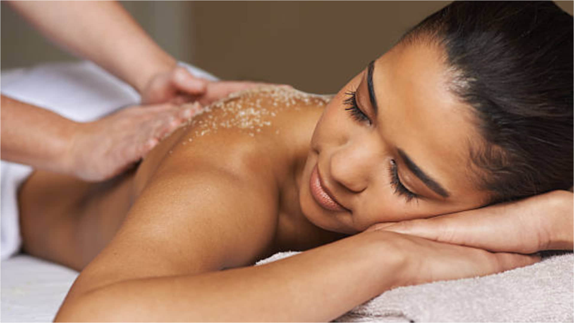 Use These Homemade Scrub For Glowing Skin