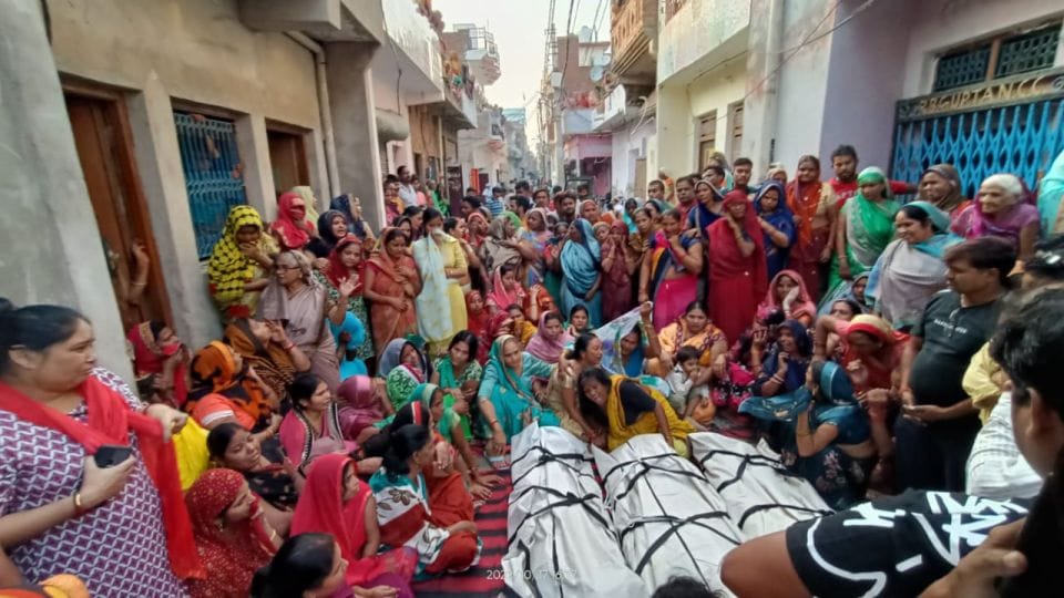 Mainpuri News three members of a family died in Auraiya road accident