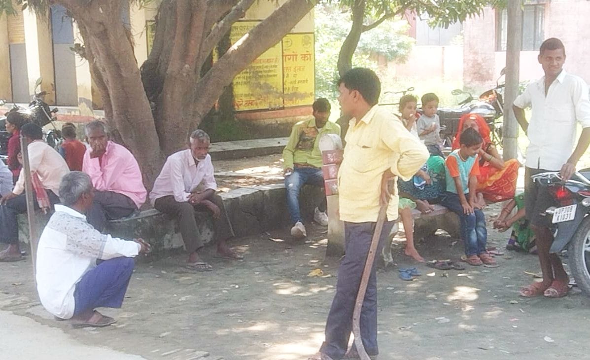 Hardoi, Lock on CHC, patients wandering for treatment for six hours