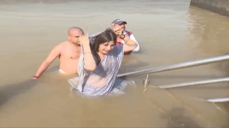 Mulayam's ashes flowed in Ganga: Akhilesh carried ashes in Haridwar, see photos