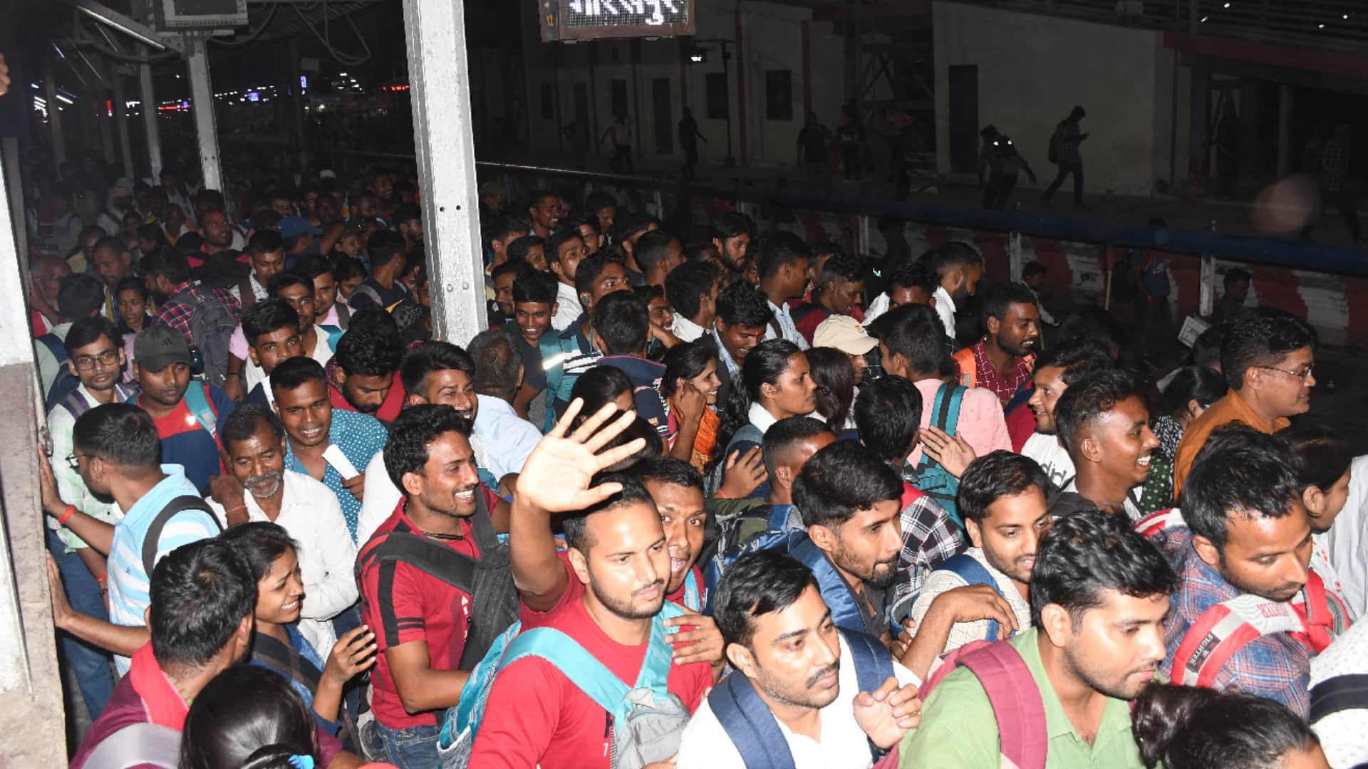 pet exam crowd of candidates gathered at railway station and bus stand in Gorakhpur