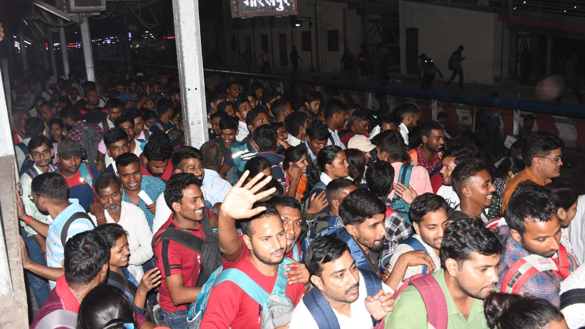 pet exam crowd of candidates gathered at railway station and bus stand in Gorakhpur