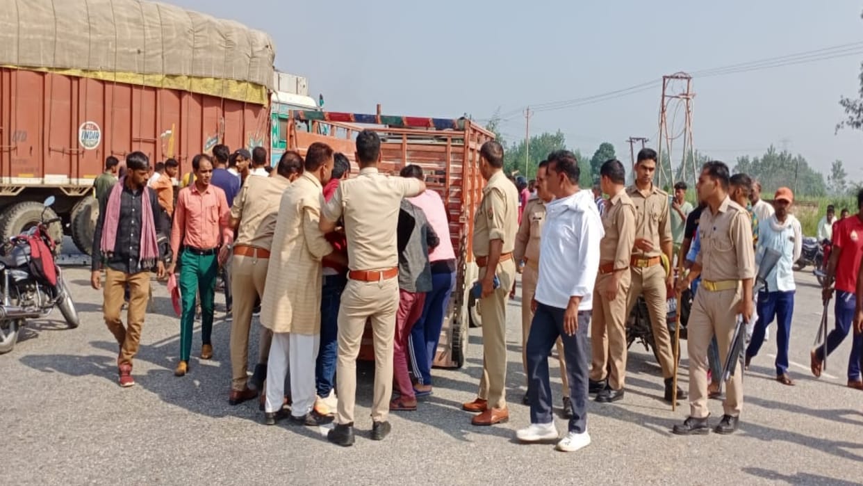 Saharanpur: car collided with the truck, five injured including the woman, couple died in the hospital