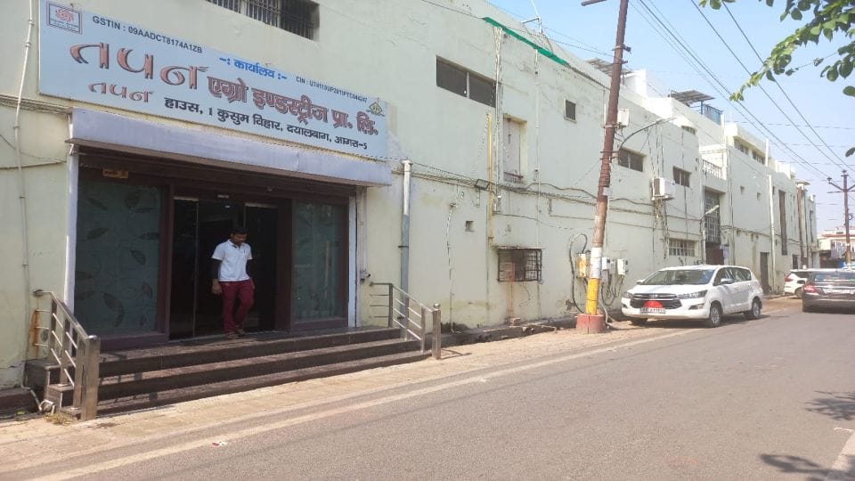 Income tax raid on Tapan Group team reached Dayalbagh and Runkta office and factory
